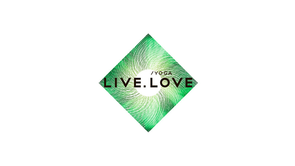 Логотип LIVE.LOVE Yoga: зелений ромб з текстурою та написом на білому фоні